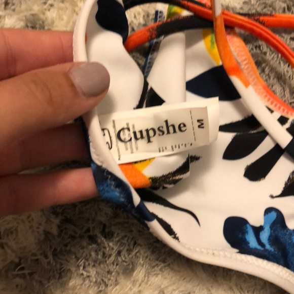 Cupshe bathing suit flower - Picture 3 of 3